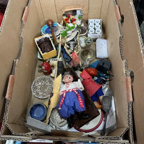 Box lot of collectables.