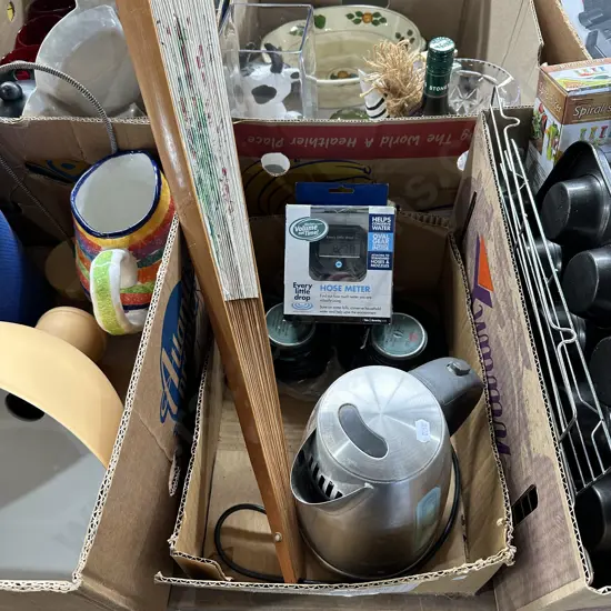 Box lot Jug, pair speakers, hose meter and fan.