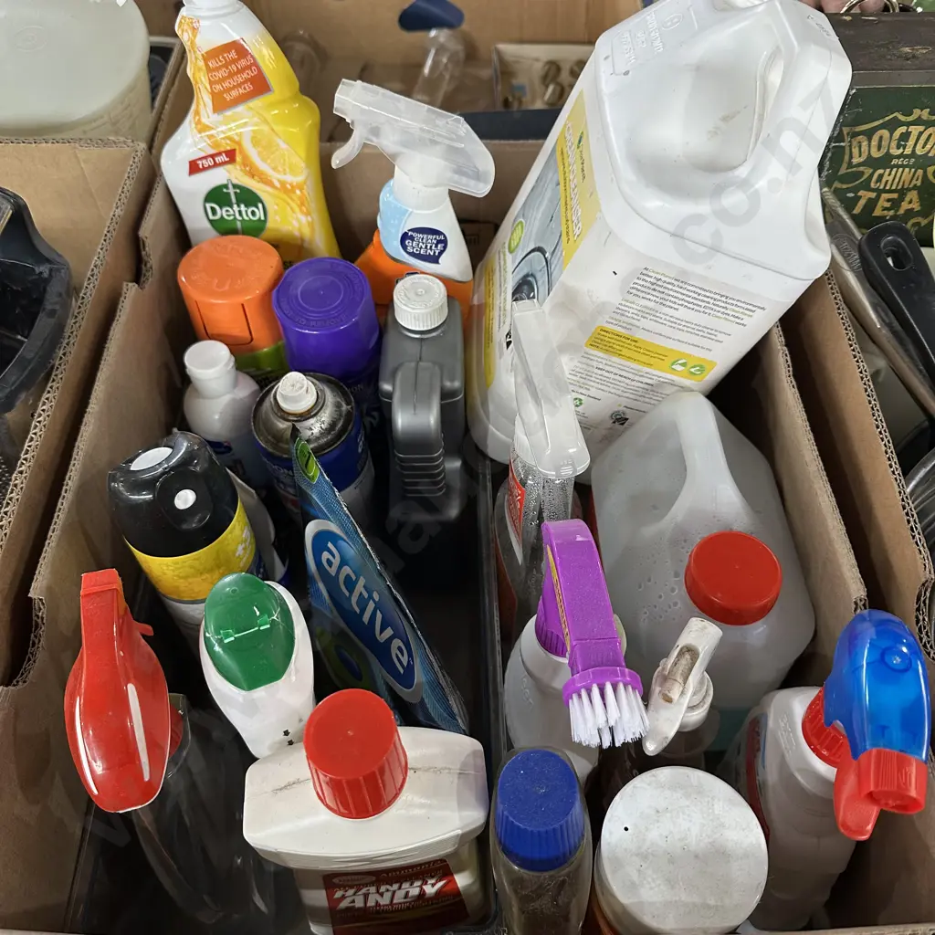 Box lot of cleaning products. Image 1++