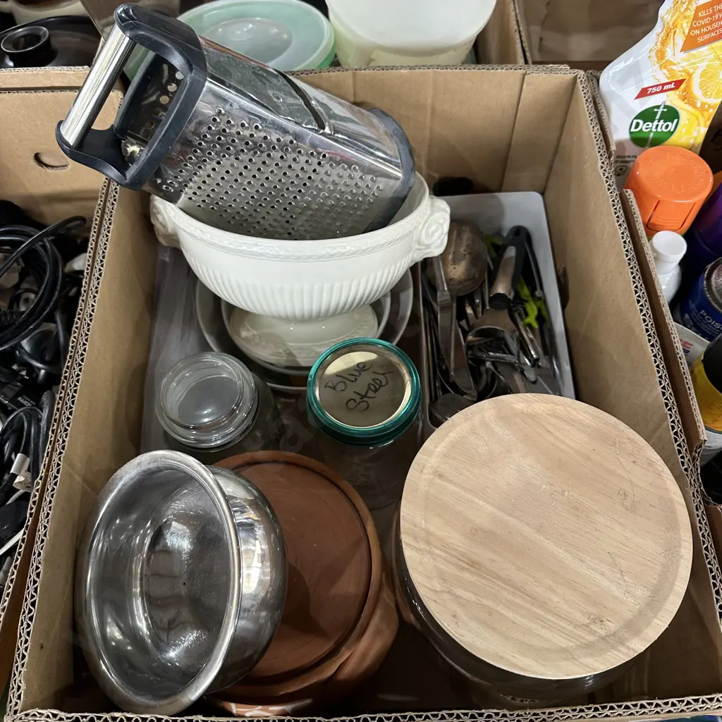 Box lot terracotta veggie pot, cookie jar, wedgewood footed bowl etc. Image 1++