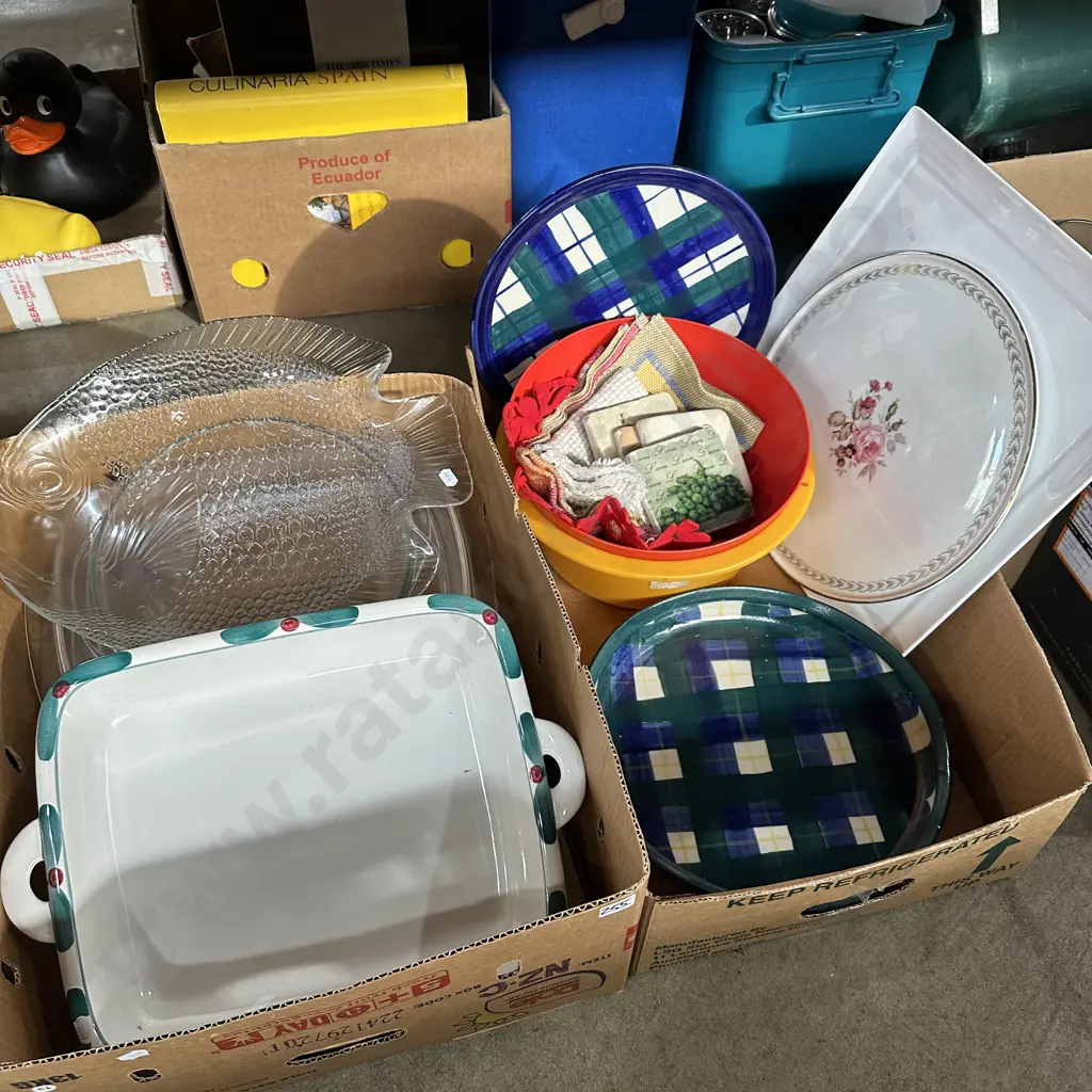 Two boxes Temuka and fish server plus others. Image 1++