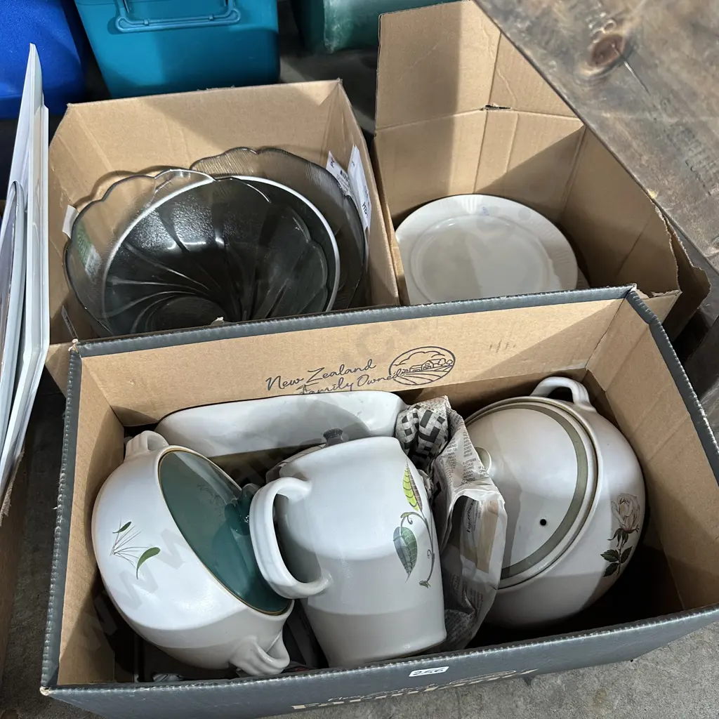 Three boxes of Denbyware, fruit bowls and crown lynn plates. Image 1++