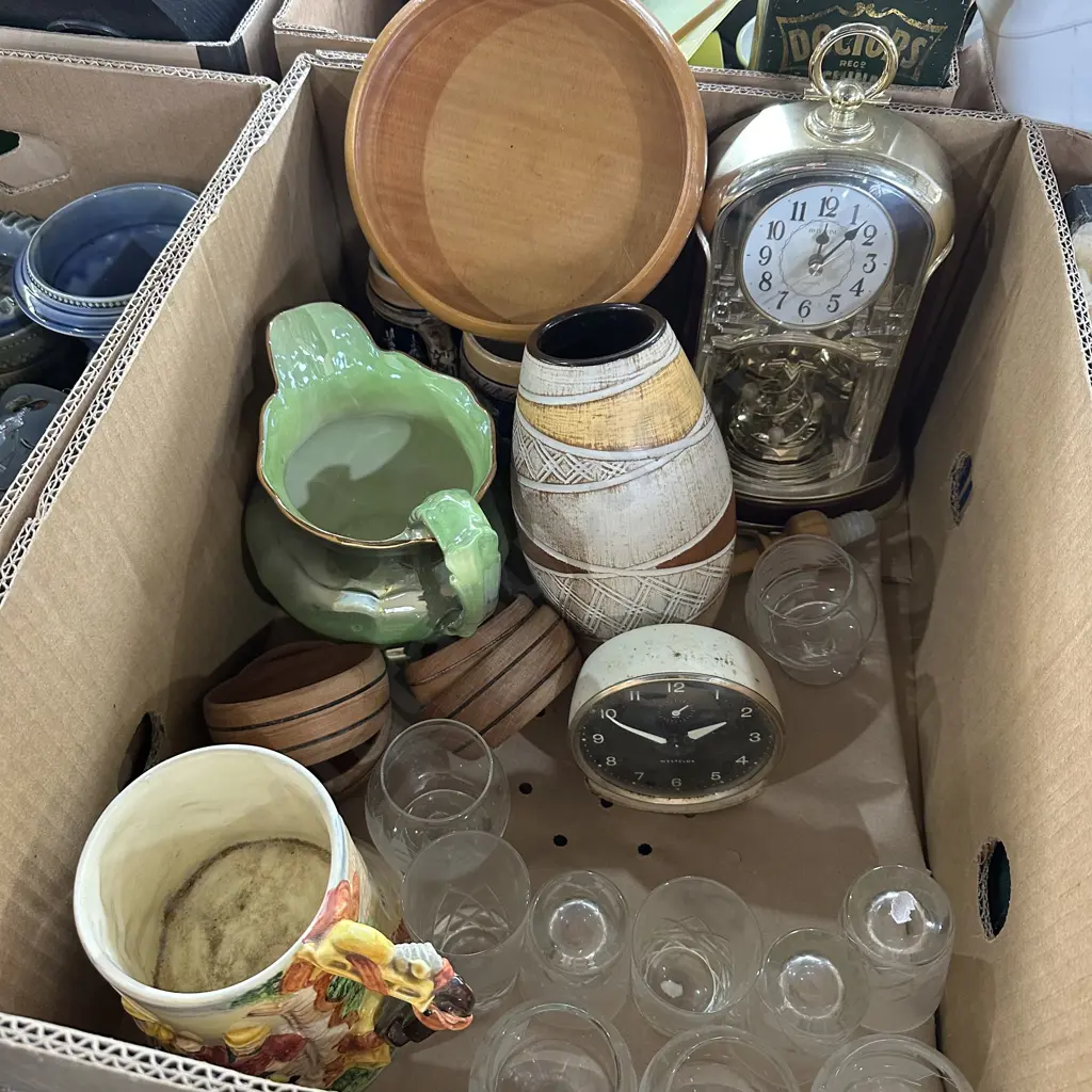 Box lot clocks, German vase, Maling jug etc. Image 1++