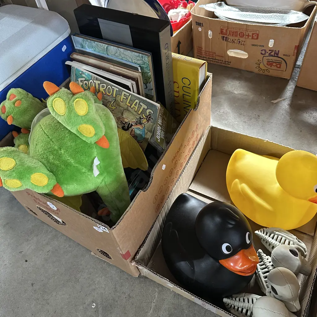 Footrot flats, books, rubber duckies. Image 1++