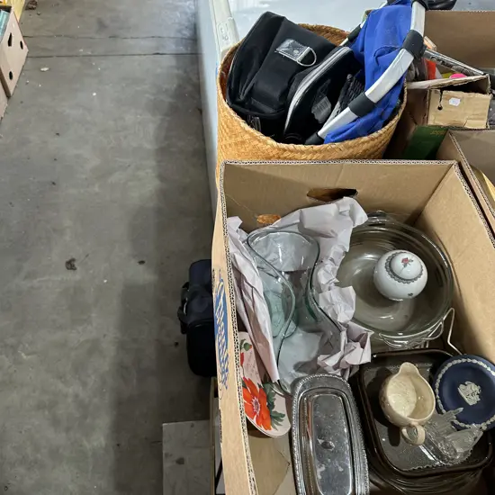 Bowls, wedgewood, bags and baskets etc.