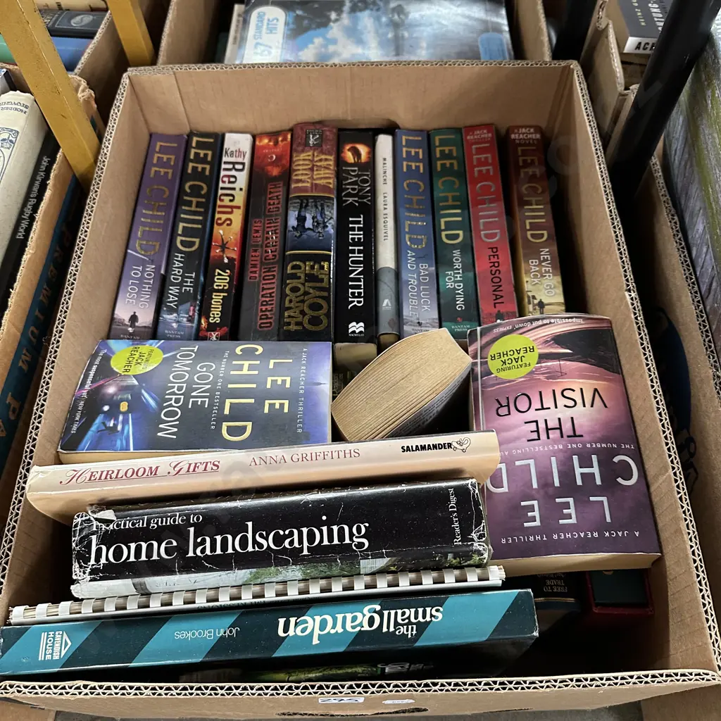 Box of books mostly Lee Child. Image 1++