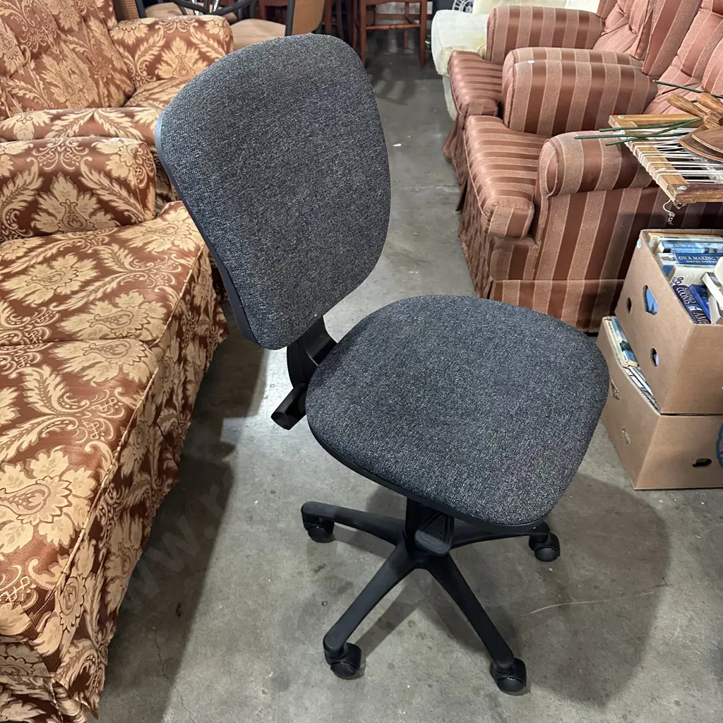 office chair Image 1++