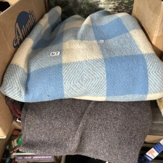 2 woolen blankets