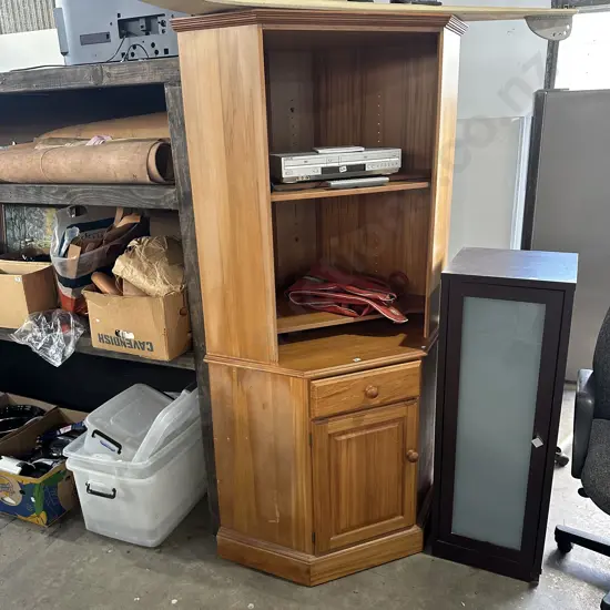 solid Rimu corner unit