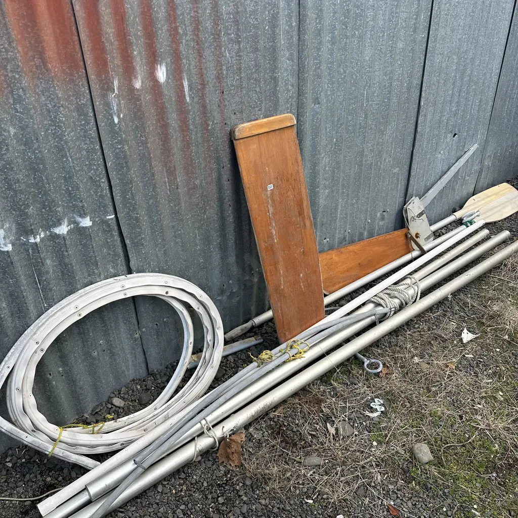 sailing gear plus 2 oars Image 1++