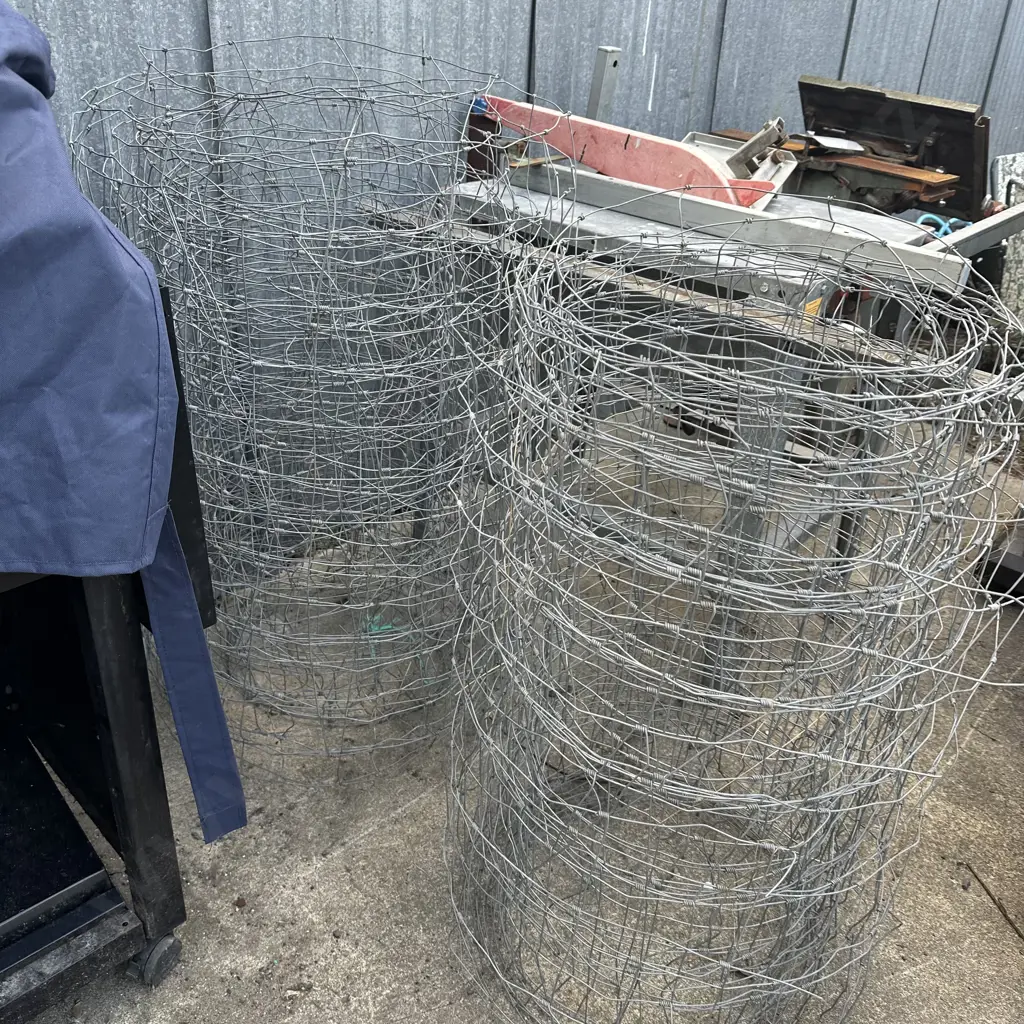 stands and rolls of fencing Image 1++