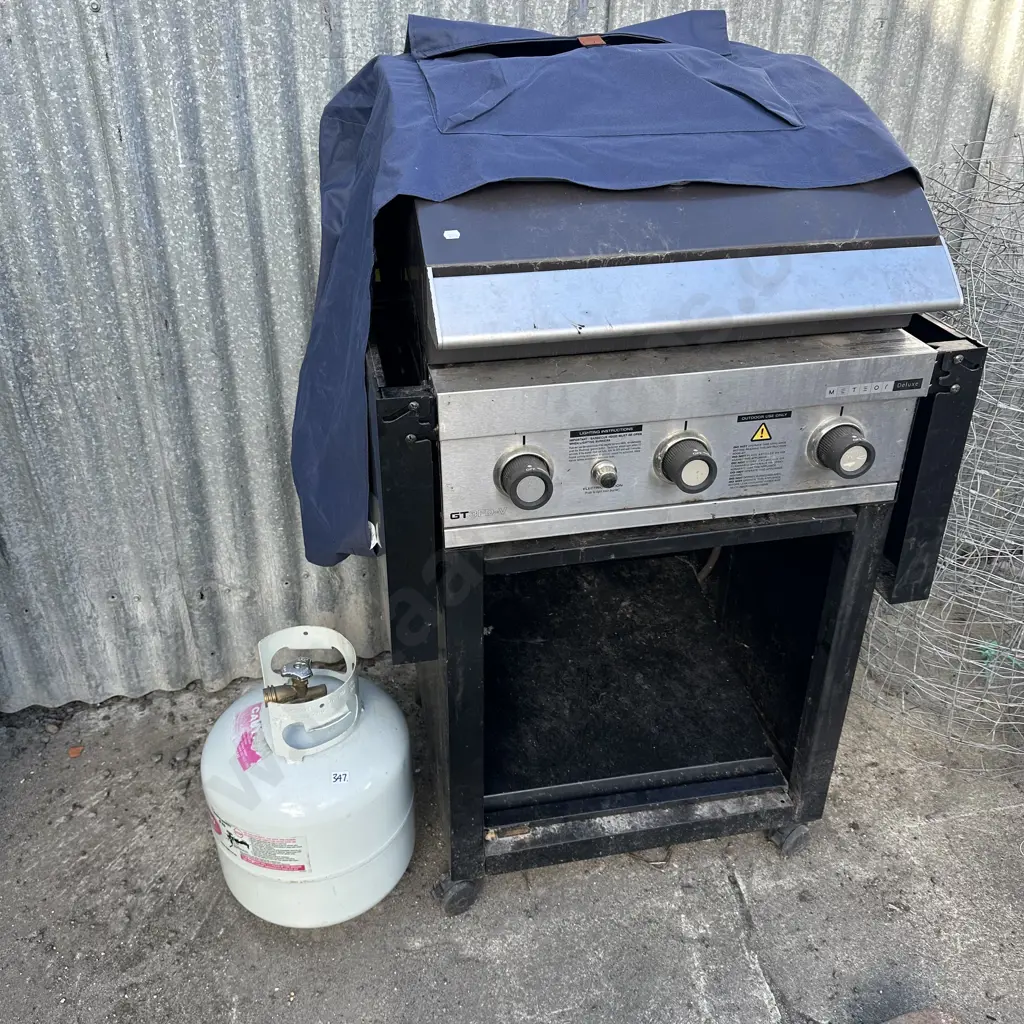 bbq, cover and bottle Image 1++