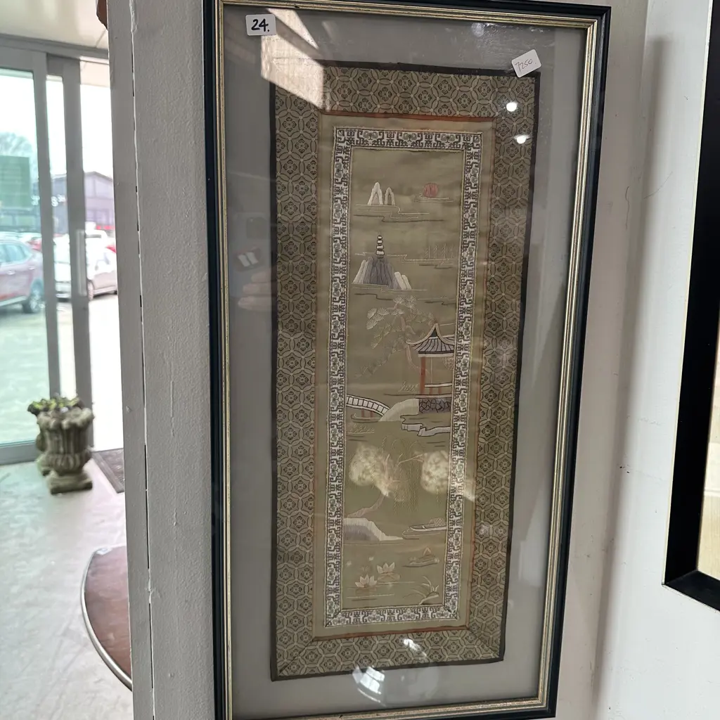 framed Chinese silk embroidery panel Image 1++