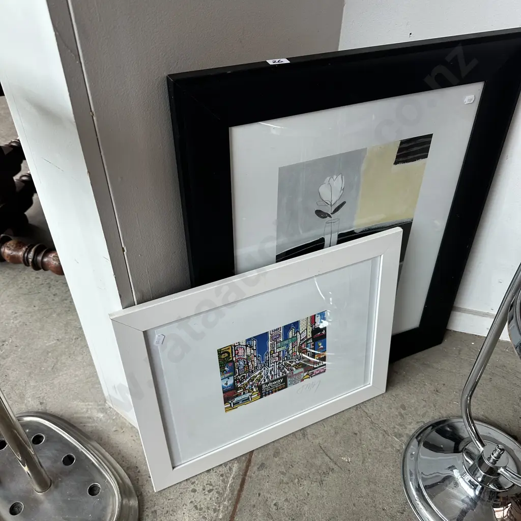 2 framed pictures Image 1++