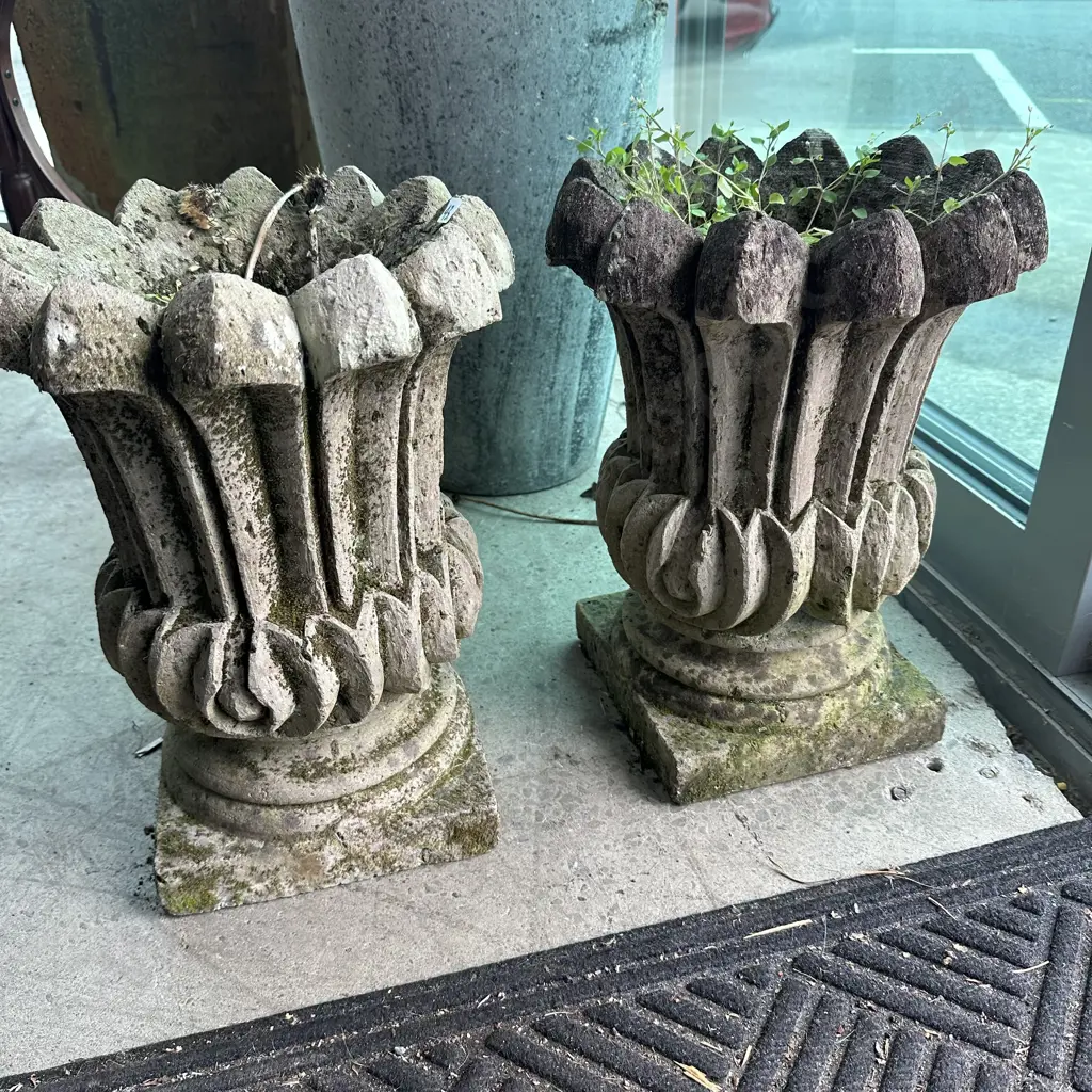 Pr of aged garden planters 40cm Image 1++
