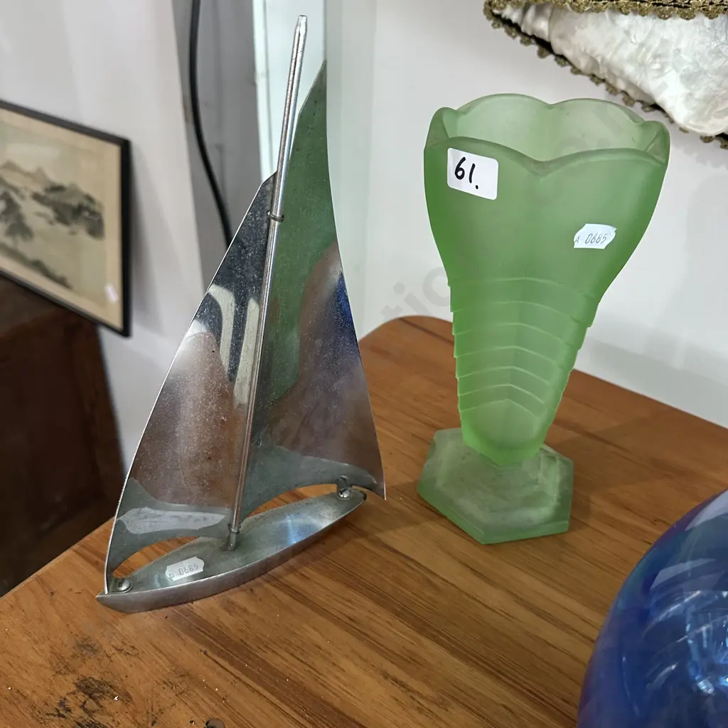 Art Deco yacht & vase Image 1++