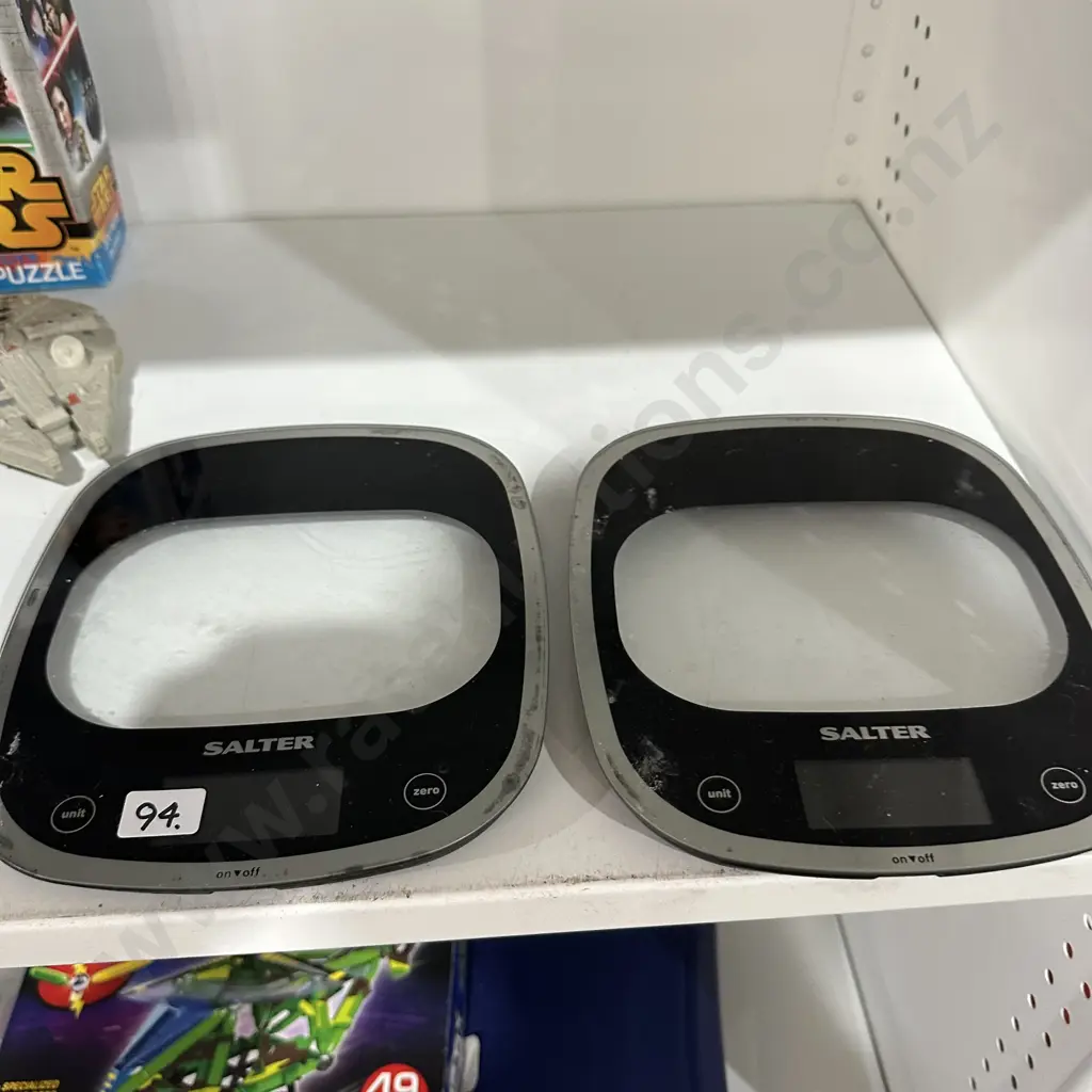 2 kitchen scales Image 1++