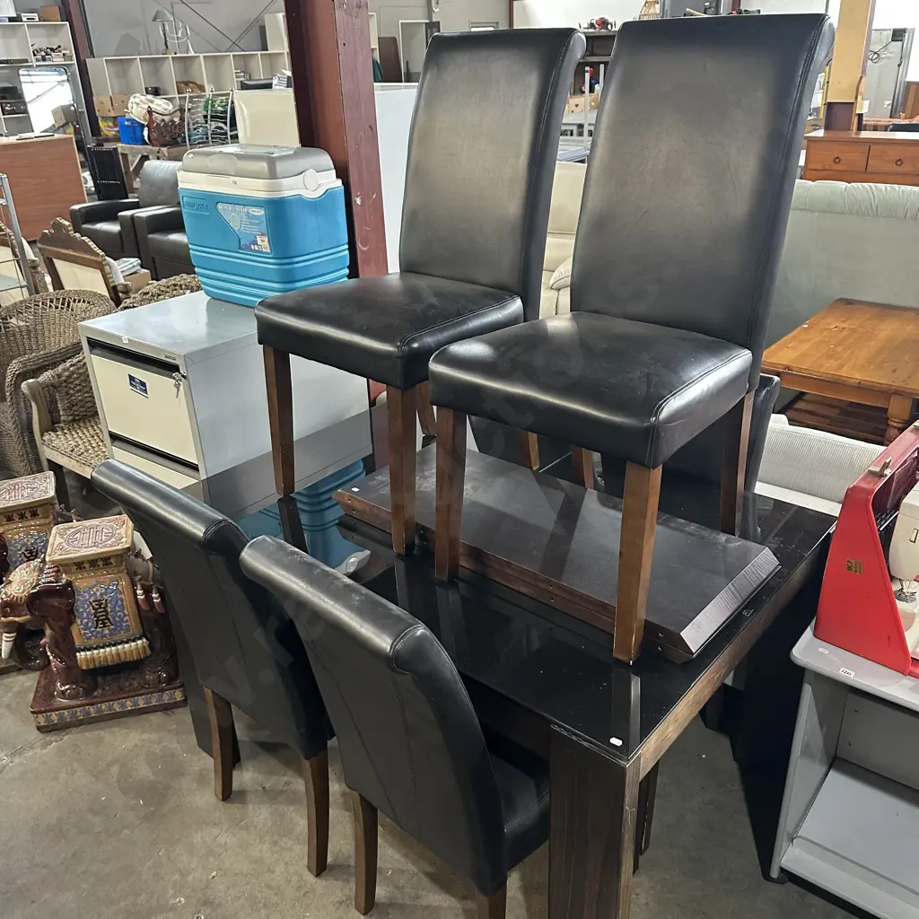 extendable dining table and 6 leather chairs Image 1++