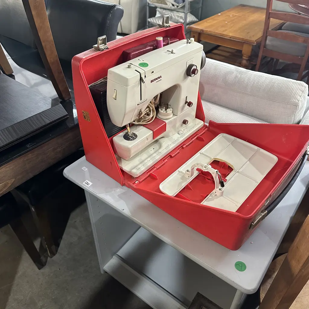 Bernina sewer and side table Image 1++