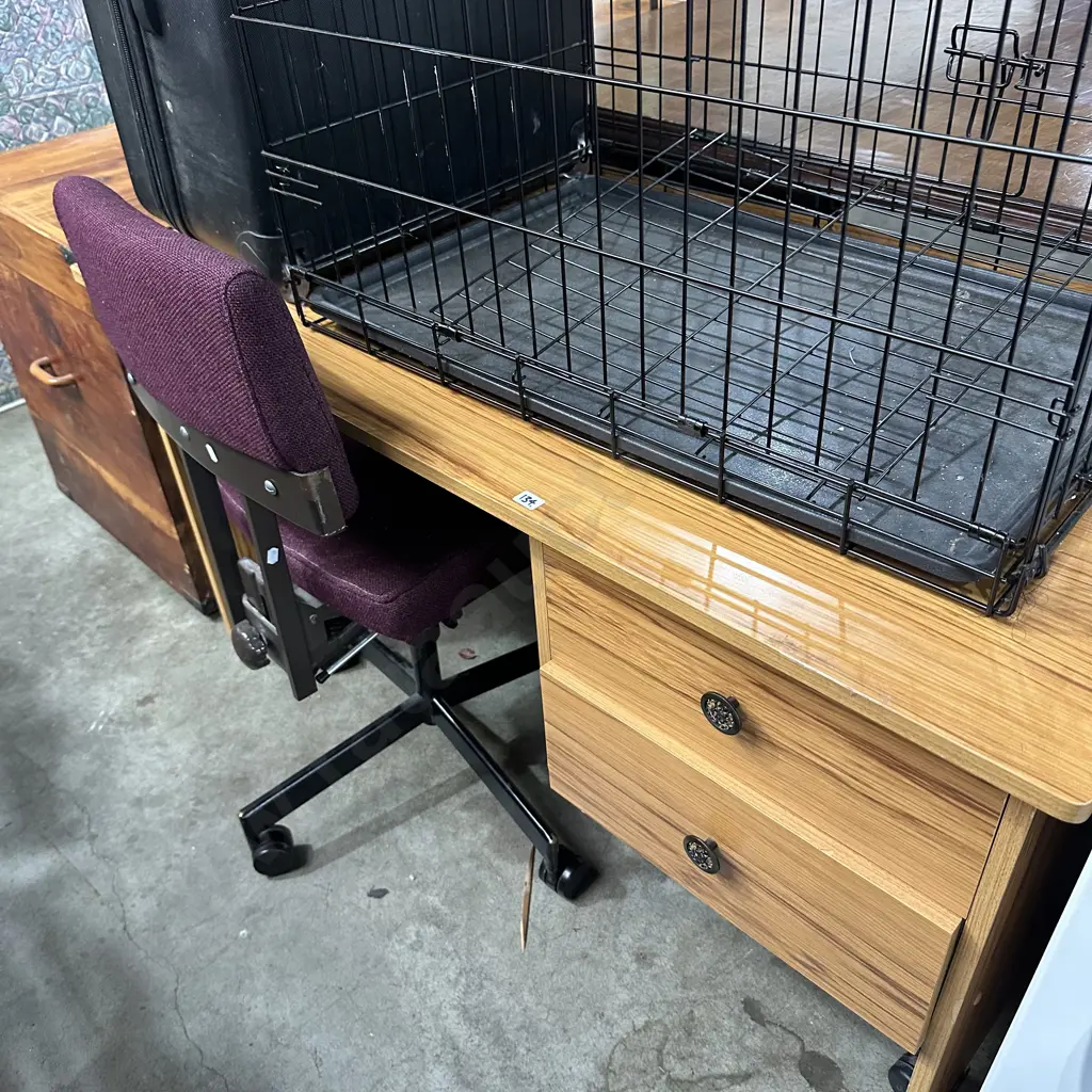 desk and chair Image 1++