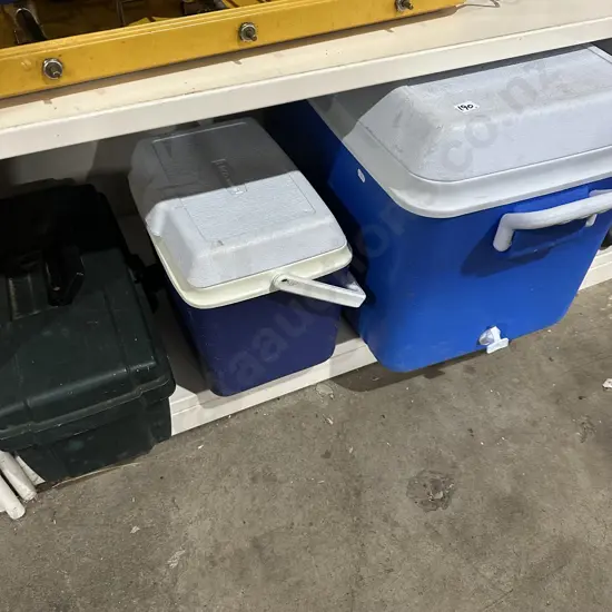 2 eskys and tool box
