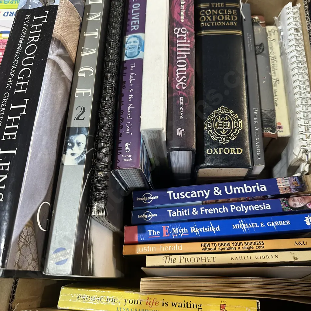 Box of books. Image 1++