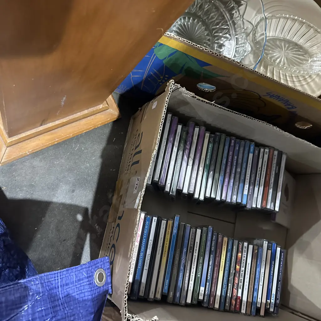 Box lot of CDs plus CD holder. Image 1++