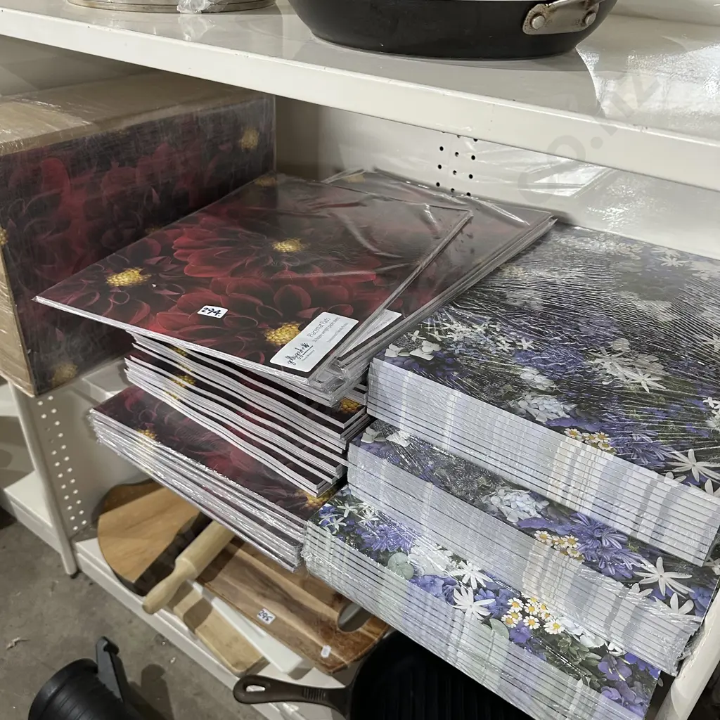 shelf lot paper place mats Image 1++