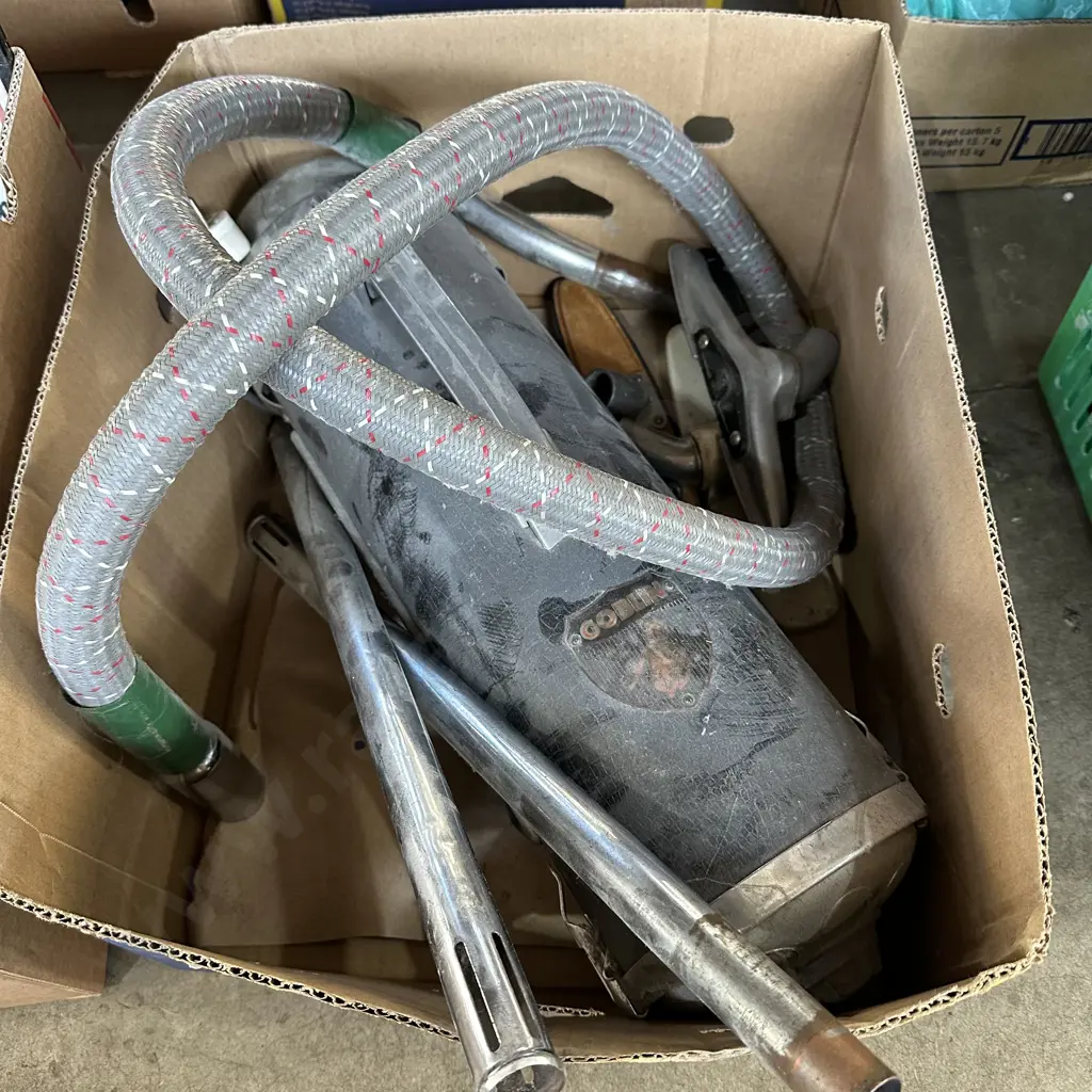 vintage vacuum cleaner. Image 1++