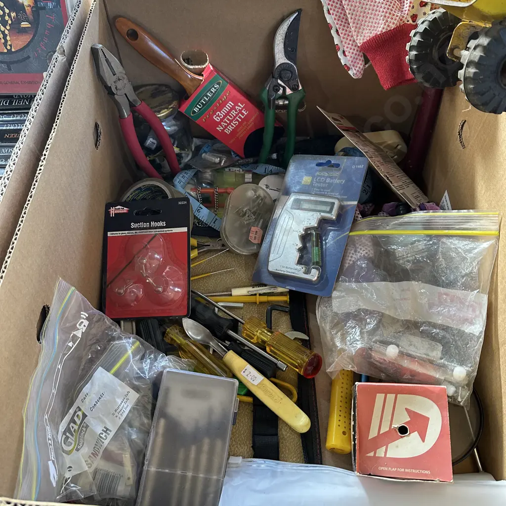 Box lot of tools, screwdrivers, new paint brush, gardening secateurs and gloves etc. Image 1++