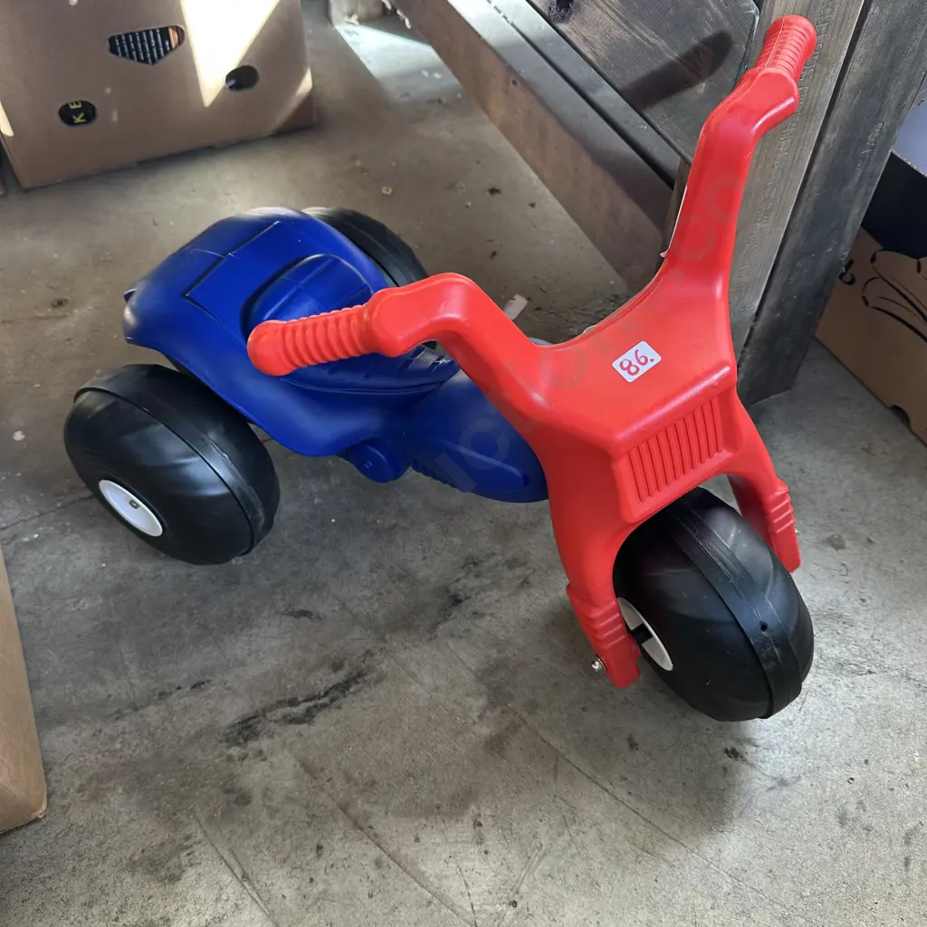 as new plastic trike Image 1++