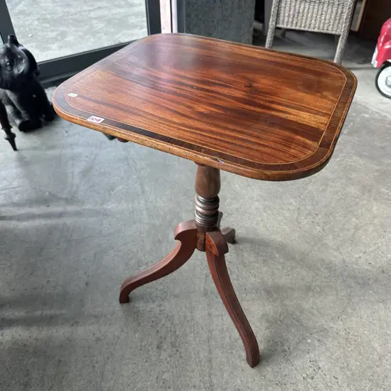 Georgian style Sheraton Revival  tilt top occasional table