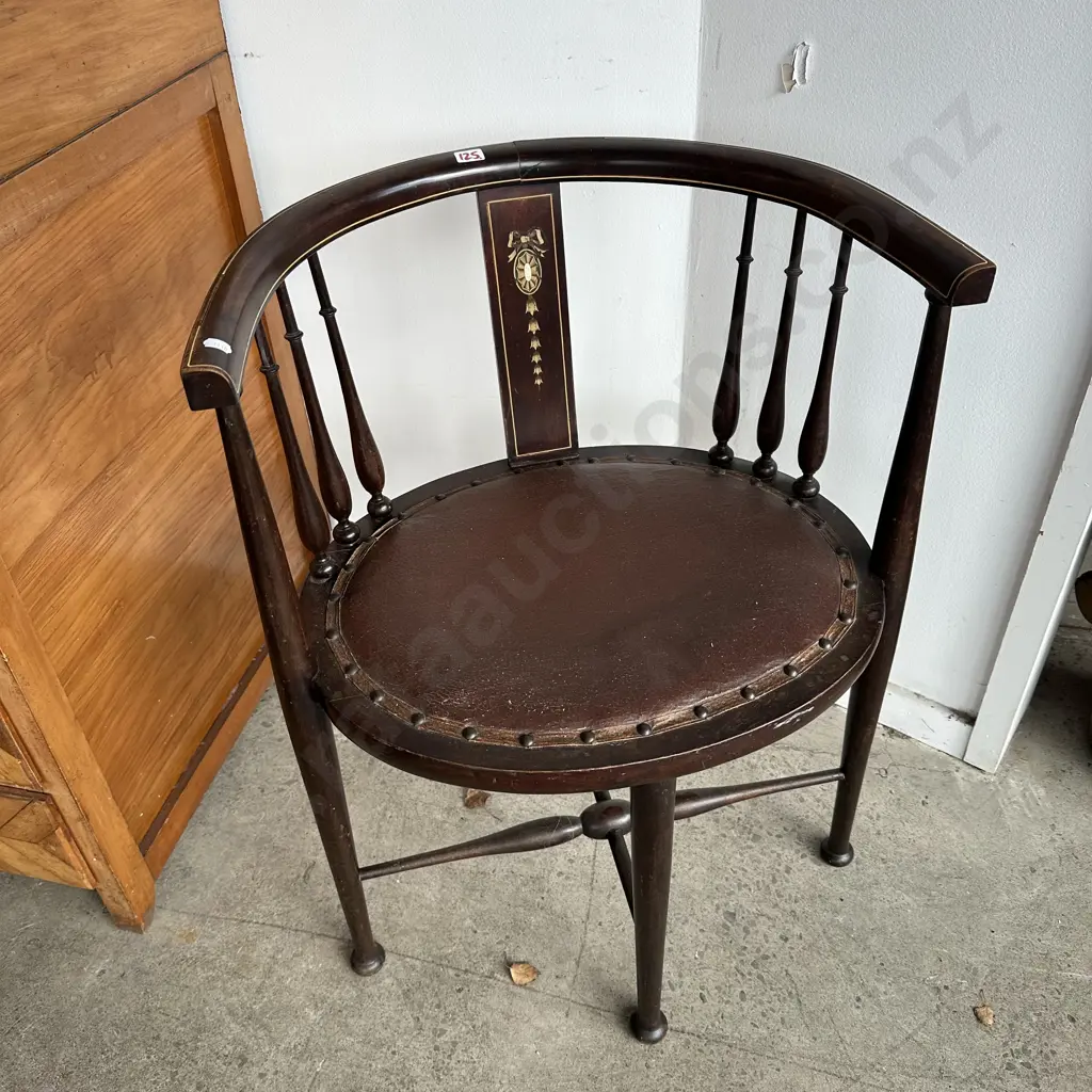 Edwardian curved back tub chair Image 1++