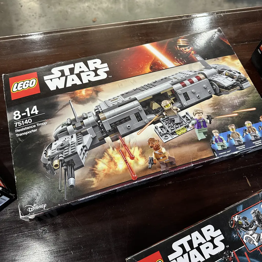 Resistance Troop Transporter boxed LEGO all complete Image 1++