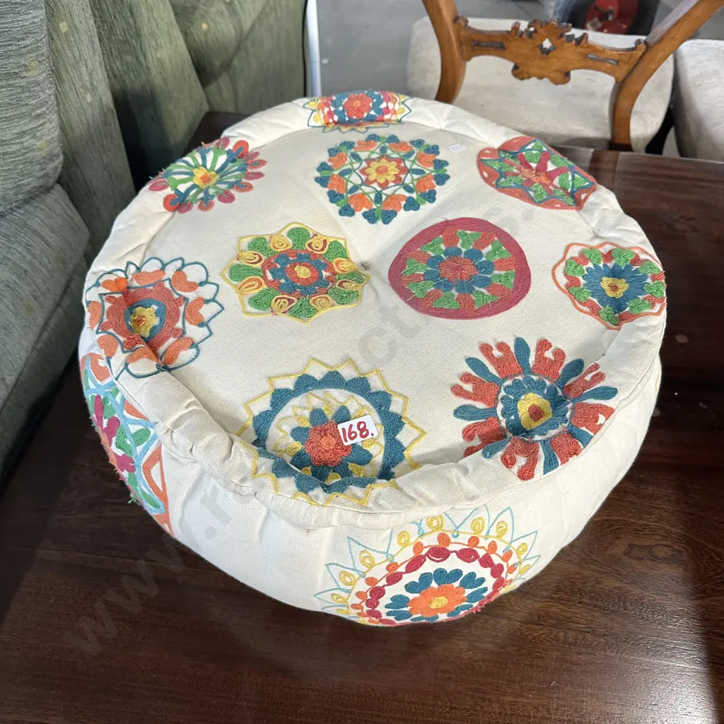 embroidery foot poof Image 1++