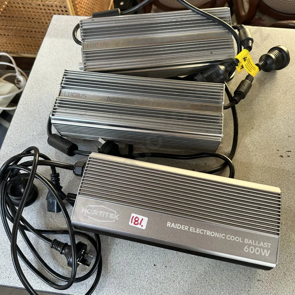 Hortitek electronic cool ballast & 2 x maximus digital ballast grow systems Image 1++