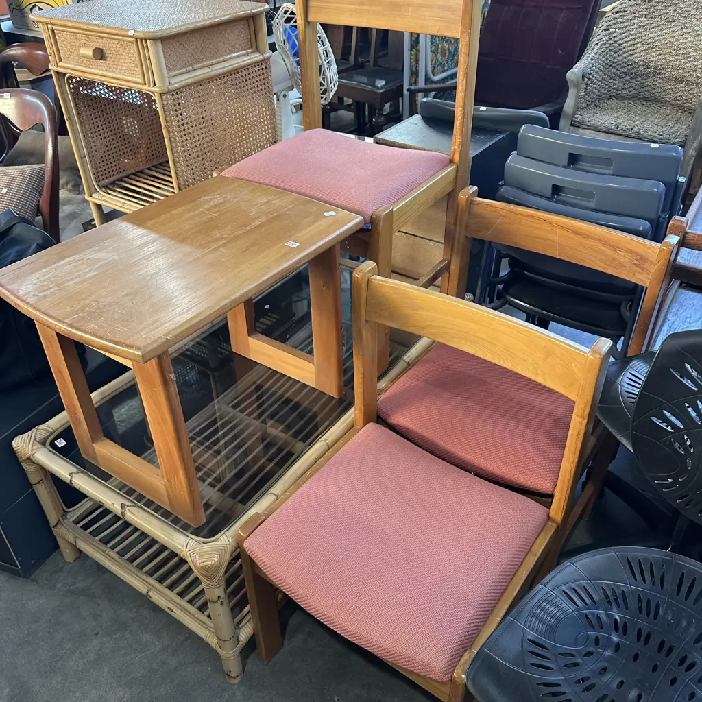 3 Rimu chairs & side table Image 1++