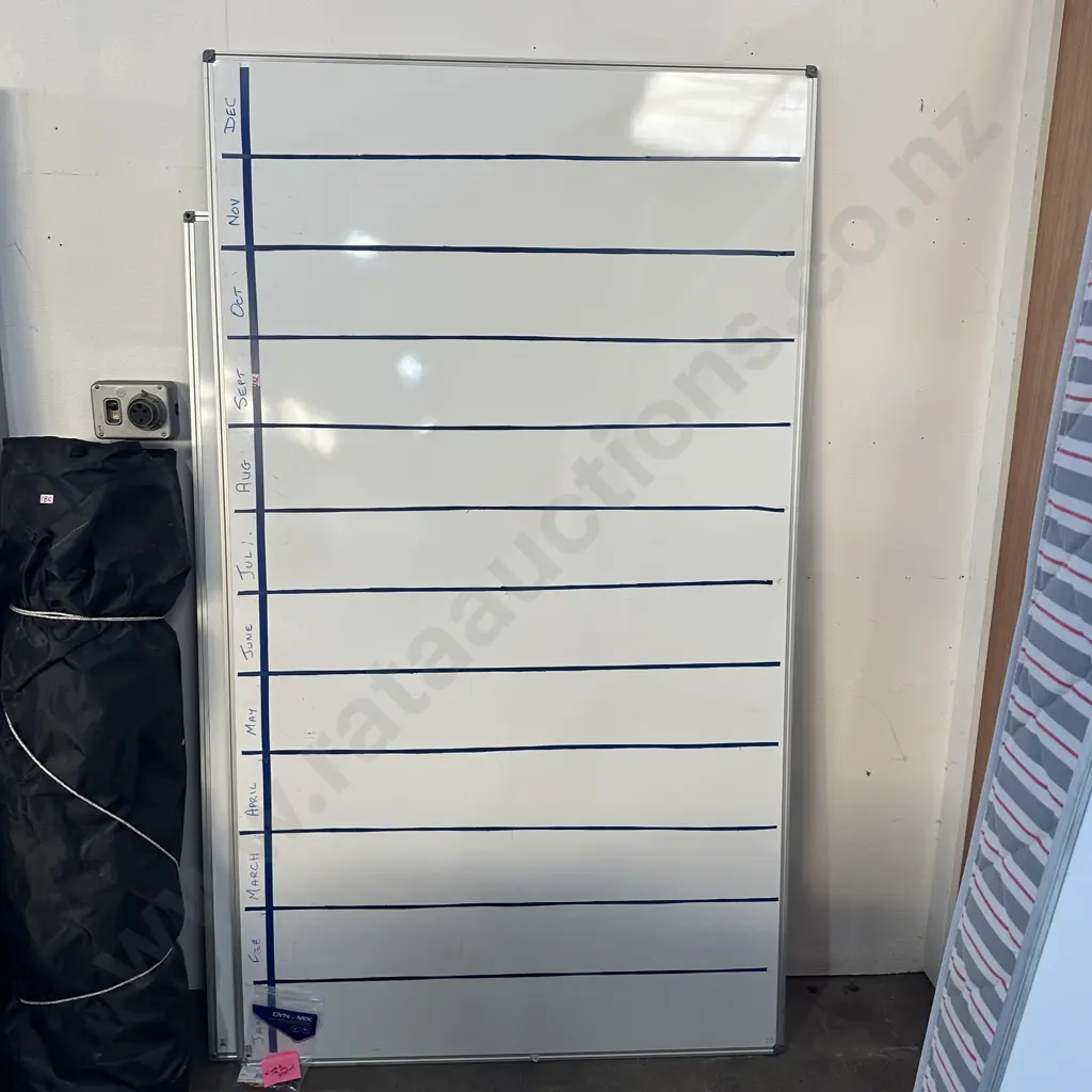Calendar whiteboard 2100 x 1200 Image 1++