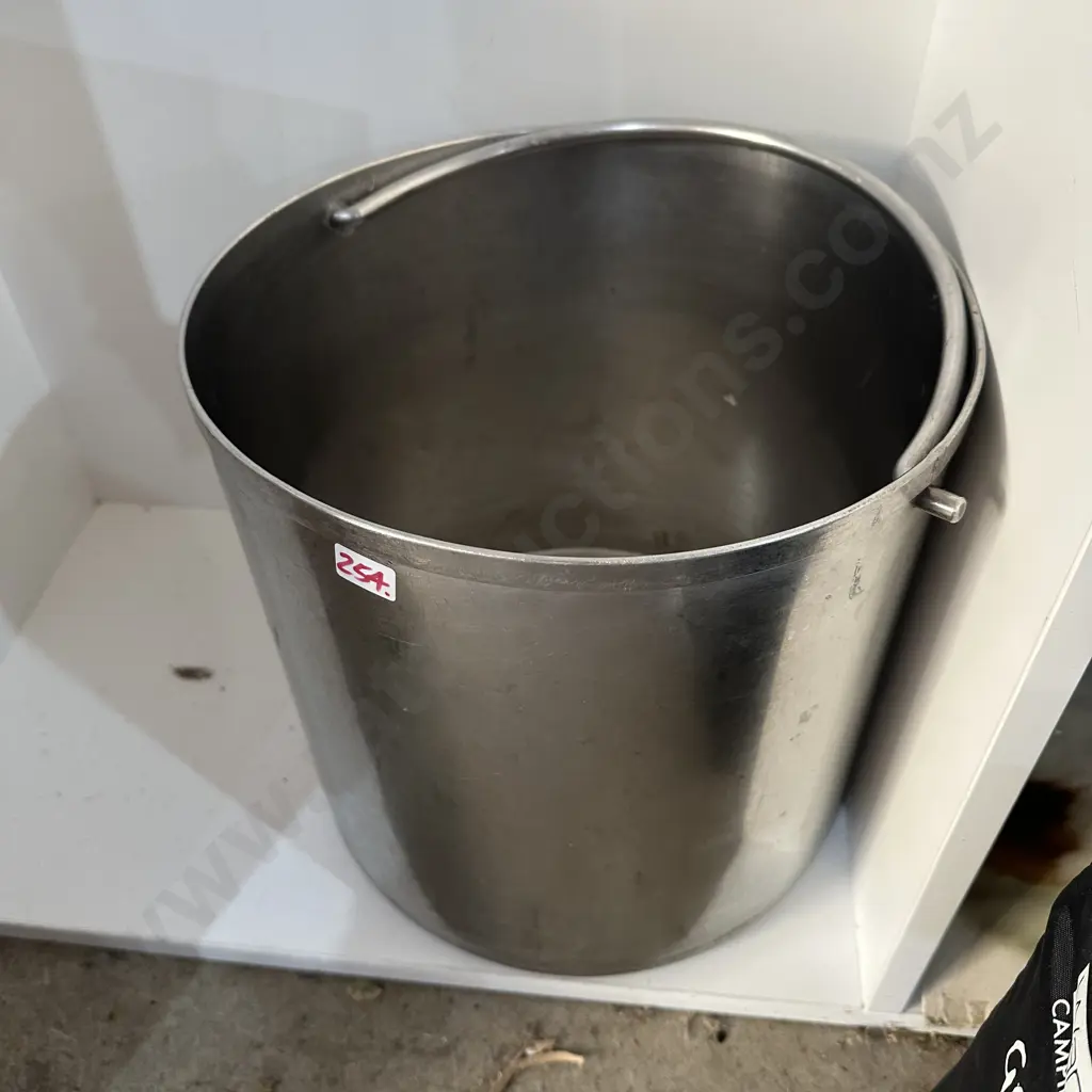 large stainless handled pale 320mm tall Image 1++