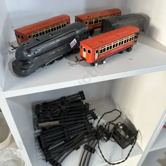 USA Lionel engine, carriages,track & transformer