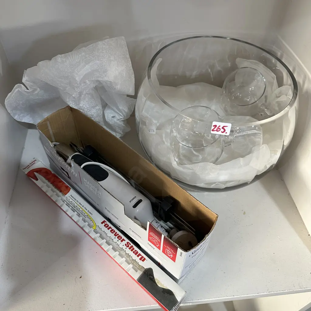 punch bowl & glasses plus electric knife Image 1++