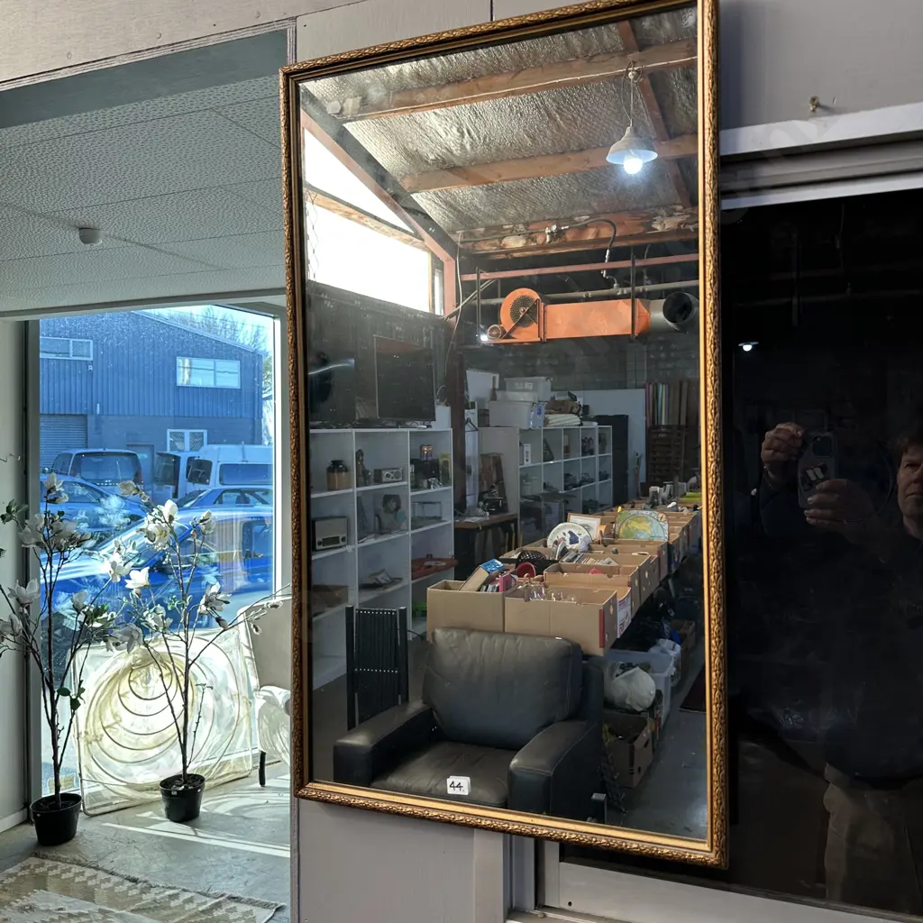 mirror 850 x 500 Image 1++