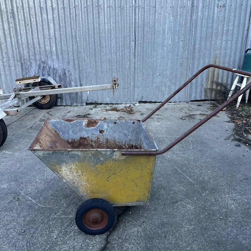 vintage garden barrow with drainage in base Image 1++