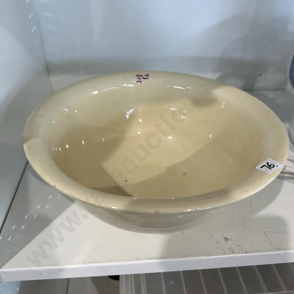 Crown Lynn "Tiki mark" mixing bowl Image 1++