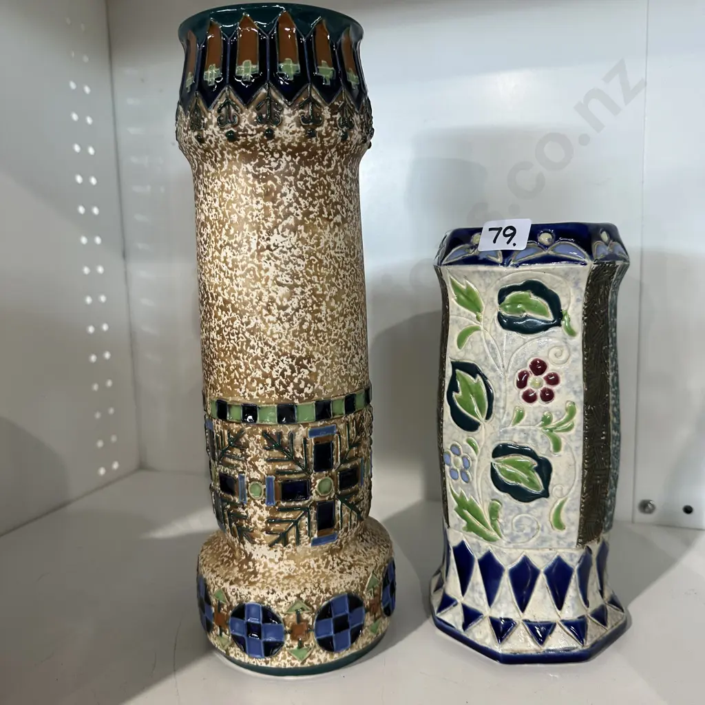 2 x Amphora vases Image 1++