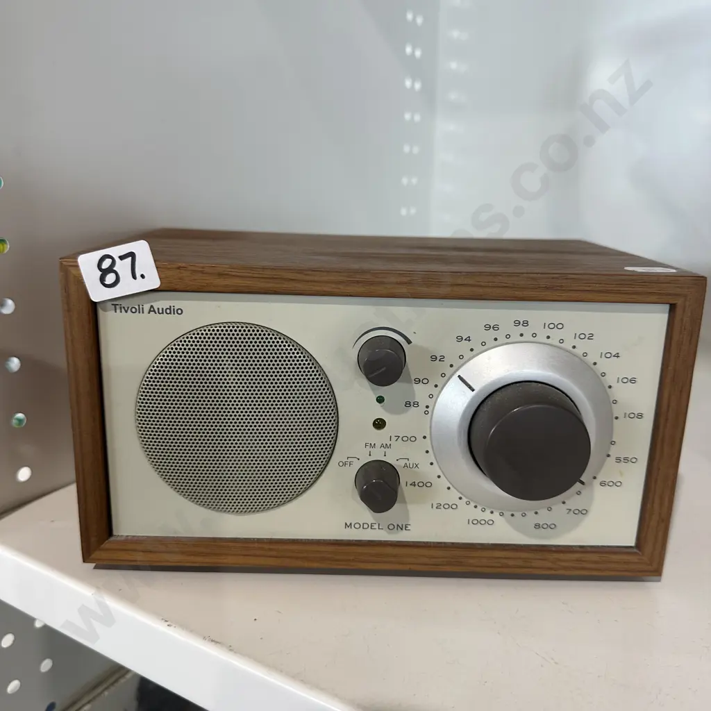 Tivoli radio Image 1++