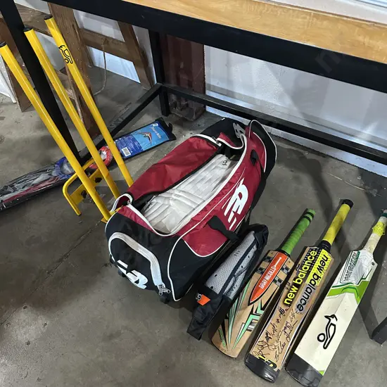 bag of cricket gear
