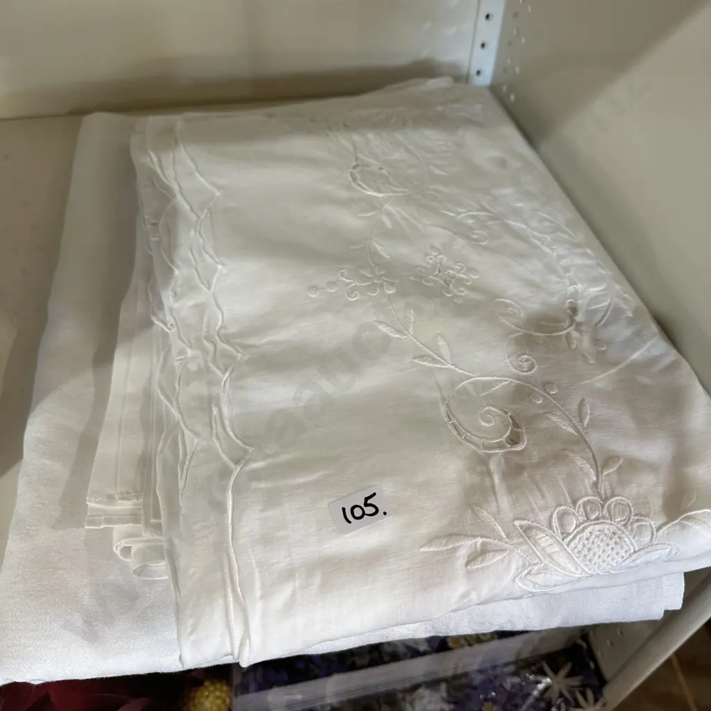 linen tablecloths Image 1++