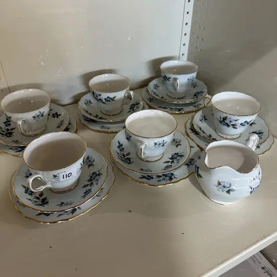 Colclough teacups and jug