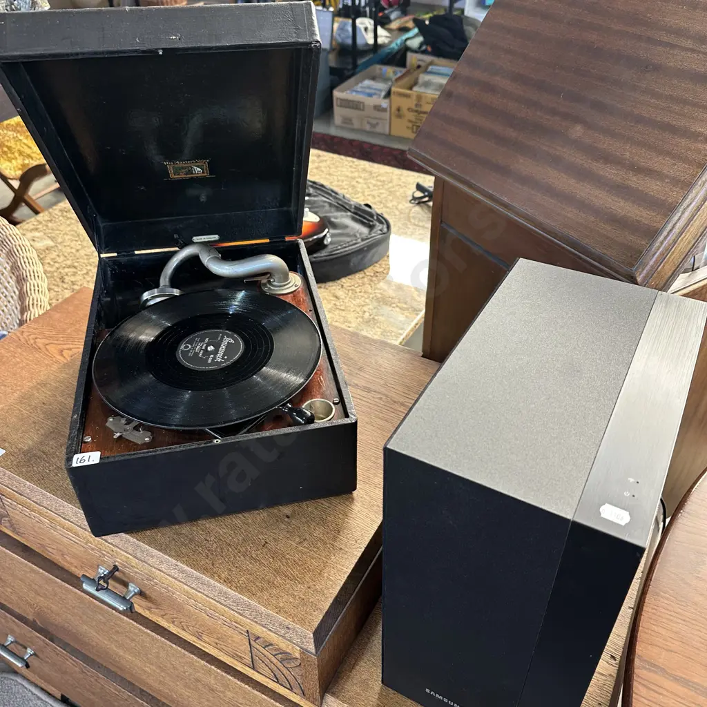 portable gramaphone and sub Image 1++